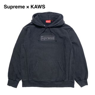 シュプリーム(Supreme)の☆シュプリーム × カウズ ボックスロゴ スウェット パーカー 黒 L カナダ製(パーカー)