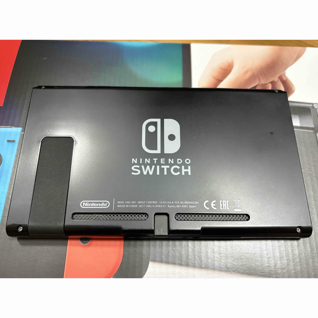 Nintendo Switch 本体＋専用ポーチ+SDカード 任天堂 - ニンテンドースイッチ 本体＋持ち運びポーチ SDカード