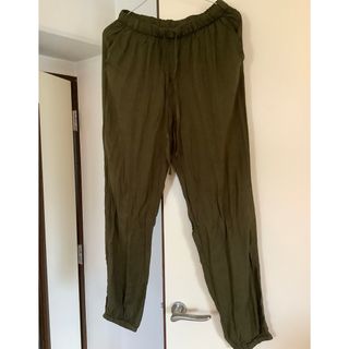 ジーユー(GU)の未使用　GU イージーパンツ　S カーキグリーン(カジュアルパンツ)