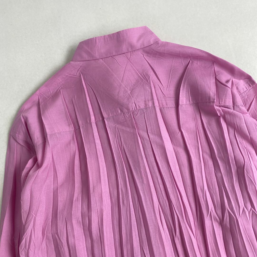 イッセイミヤケ ISSEY MIYAKE シャツ 淡いピンク ISSEY MIYAKE - 美品 イッセイミヤケ シャツ プリーツ