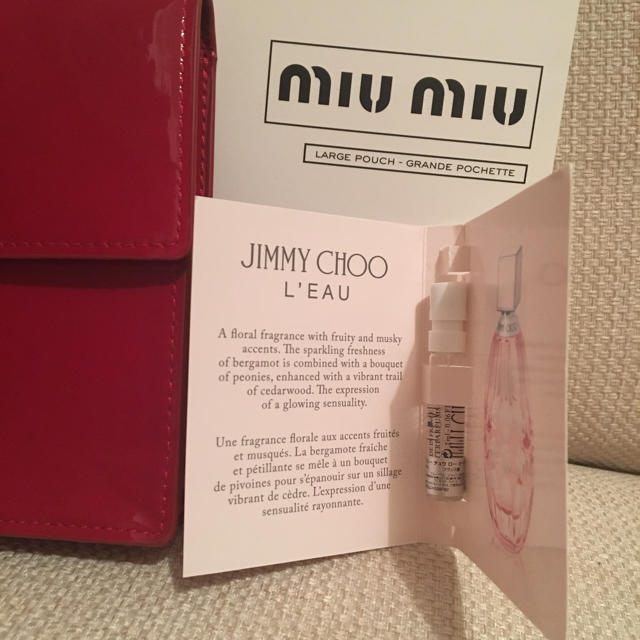 miumiu(ミュウミュウ)のmiu miu ポーチ 香水オマケつき レディースのファッション小物(ポーチ)の商品写真