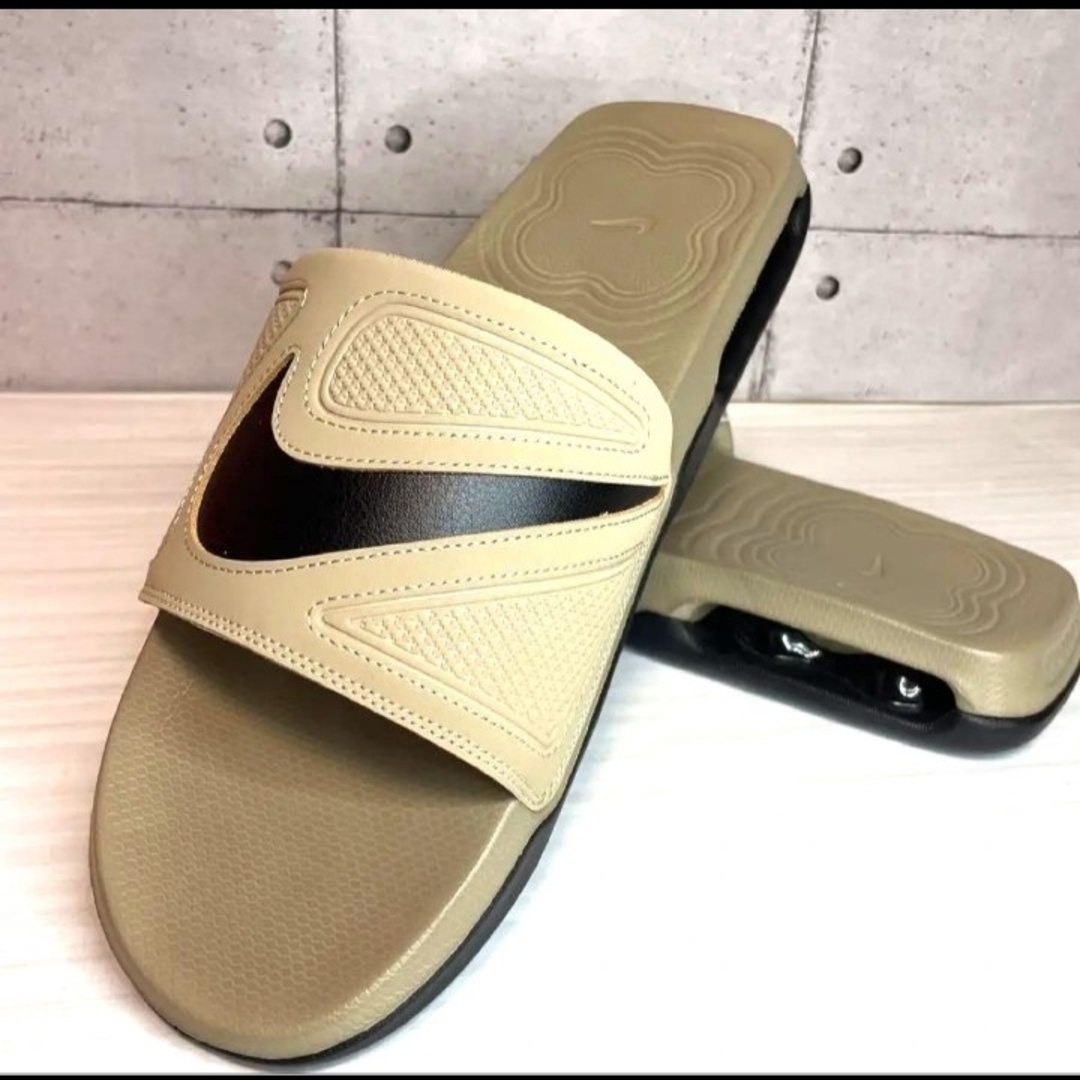 NIKE(ナイキ)の[箱付き　上質な履き心地♪] メンズスライド　ナイキ　エア　マックス　シロ　32 メンズの靴/シューズ(サンダル)の商品写真