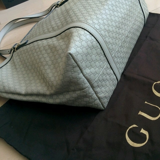 BARNEYS NEW YORK(バーニーズニューヨーク)の最終価格☆GUCCI☆カウ型押しトートバッグ☆美品 レディースのバッグ(トートバッグ)の商品写真