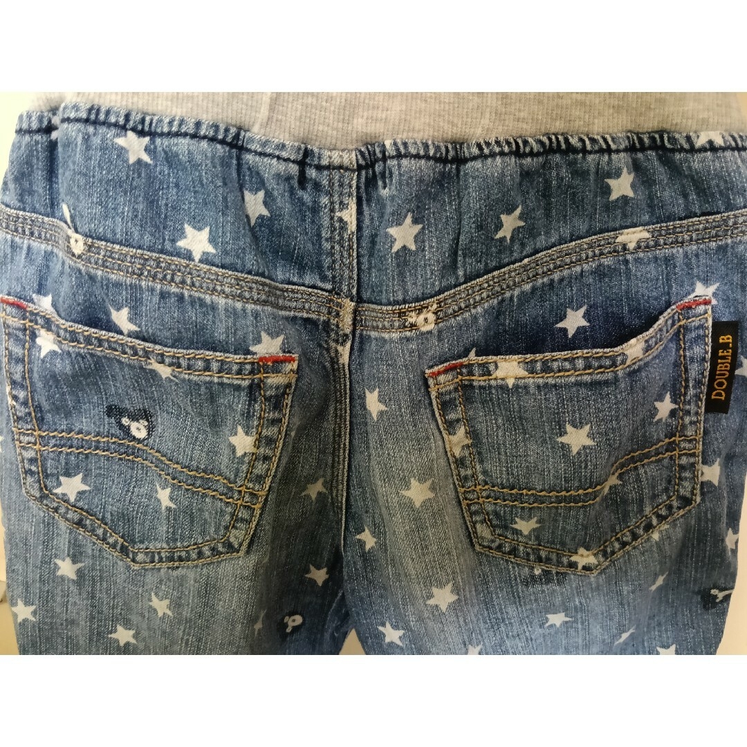 mikihouse(ミキハウス)のミキハウス ダブルビー 星柄 デニムパンツ クロップドパンツ 130 キッズ/ベビー/マタニティのキッズ服男の子用(90cm~)(パンツ/スパッツ)の商品写真