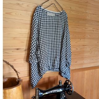 1　チェック白×黒リネンすずらんプルオーバー(チュニック)
