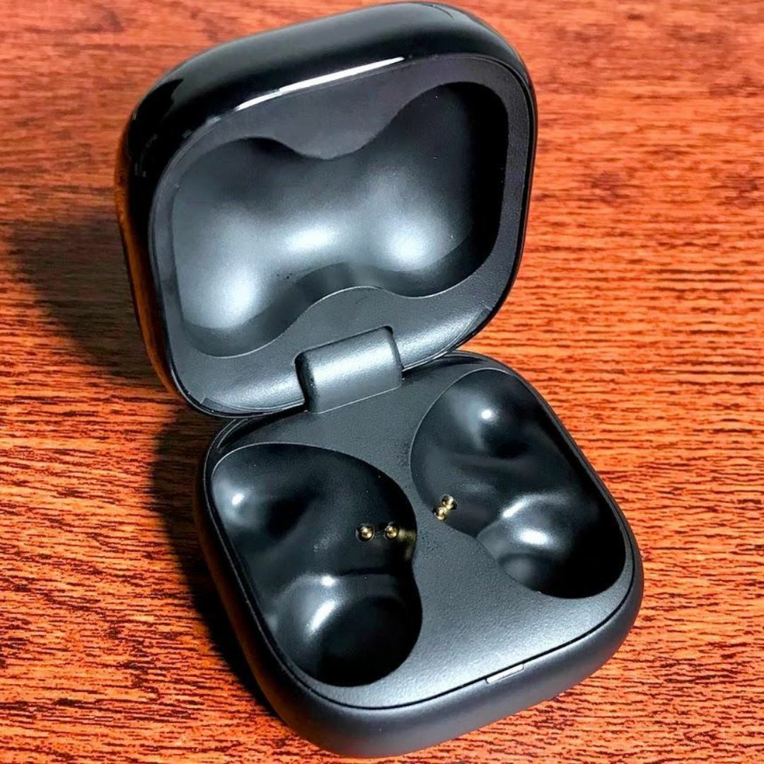 【リファービッシュ品・傷あり】LinkBuds Open★充電ケース★ブラック スマホ/家電/カメラのオーディオ機器(ヘッドフォン/イヤフォン)の商品写真