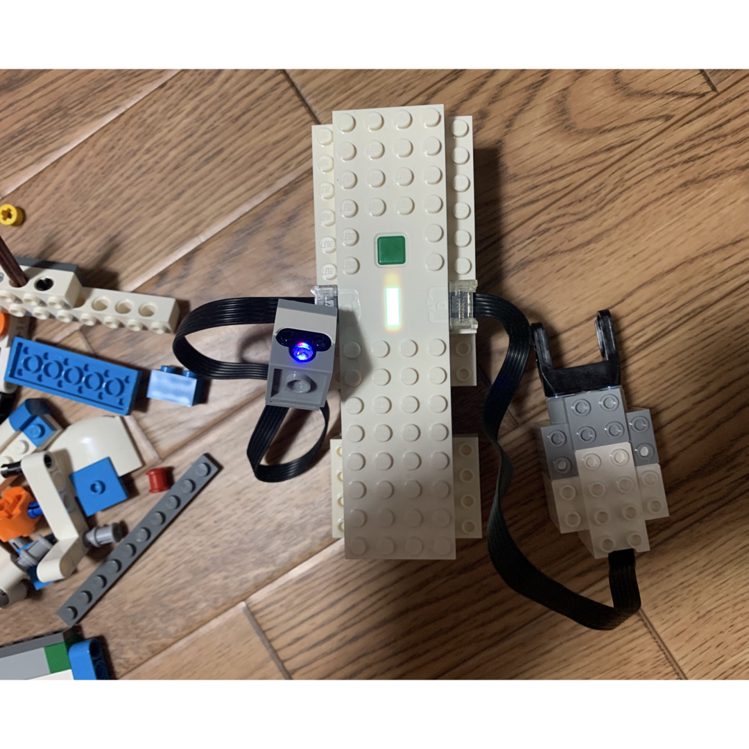 Lego(レゴ)のLEGO ブースト 正規品 ムーブハブ/センサー/モーター おまけ付き キッズ/ベビー/マタニティのおもちゃ(知育玩具)の商品写真