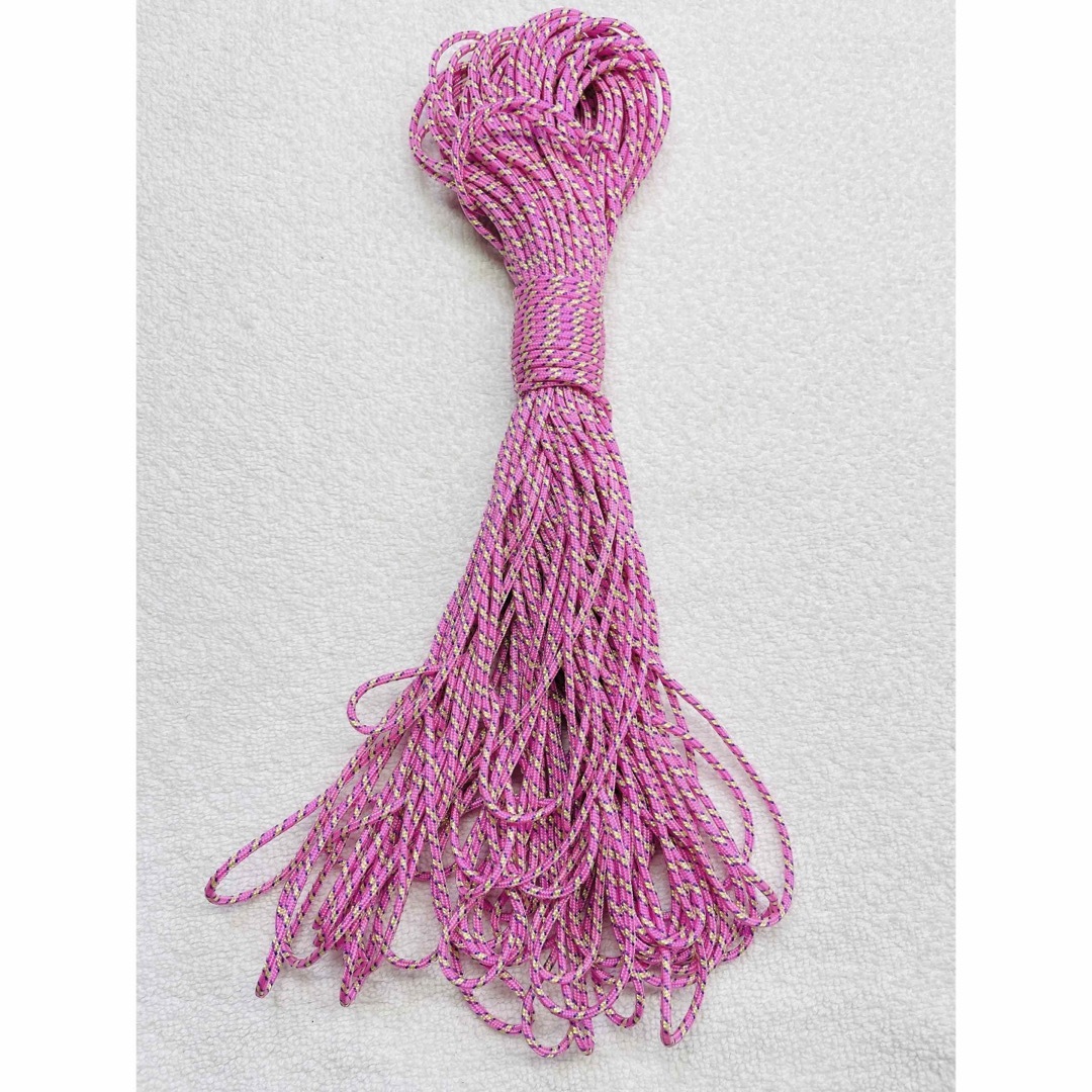 パラコード　１芯 ３０m ２mm    ２６８番　手芸とアウトドアなど用 ハンドメイドの素材/材料(生地/糸)の商品写真