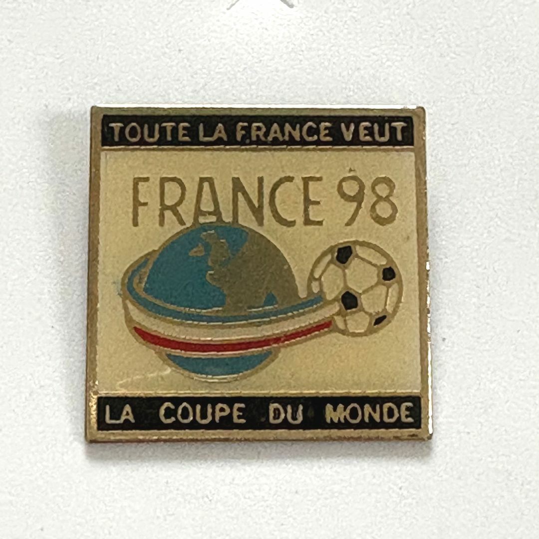 ★40309 サッカー フランスワールドカップ ピンズ ピンバッジ 6個セット エンタメ/ホビーの美術品/アンティーク(その他)の商品写真