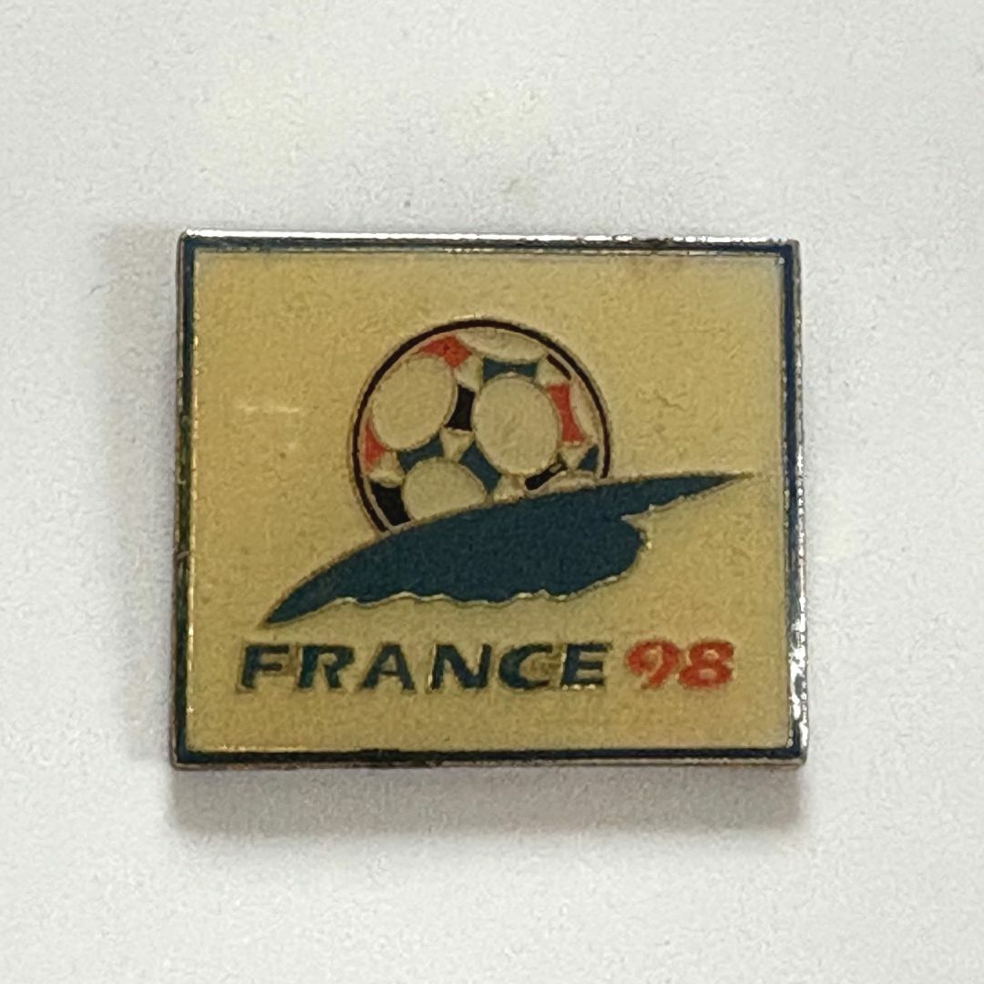 ★40309 サッカー フランスワールドカップ ピンズ ピンバッジ 6個セット エンタメ/ホビーの美術品/アンティーク(その他)の商品写真