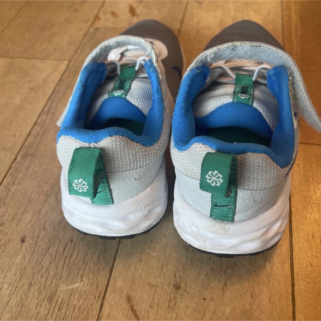 NIKE(ナイキ)のNIKE スニーカー　17㎝ キッズ/ベビー/マタニティのキッズ靴/シューズ(15cm~)(スニーカー)の商品写真
