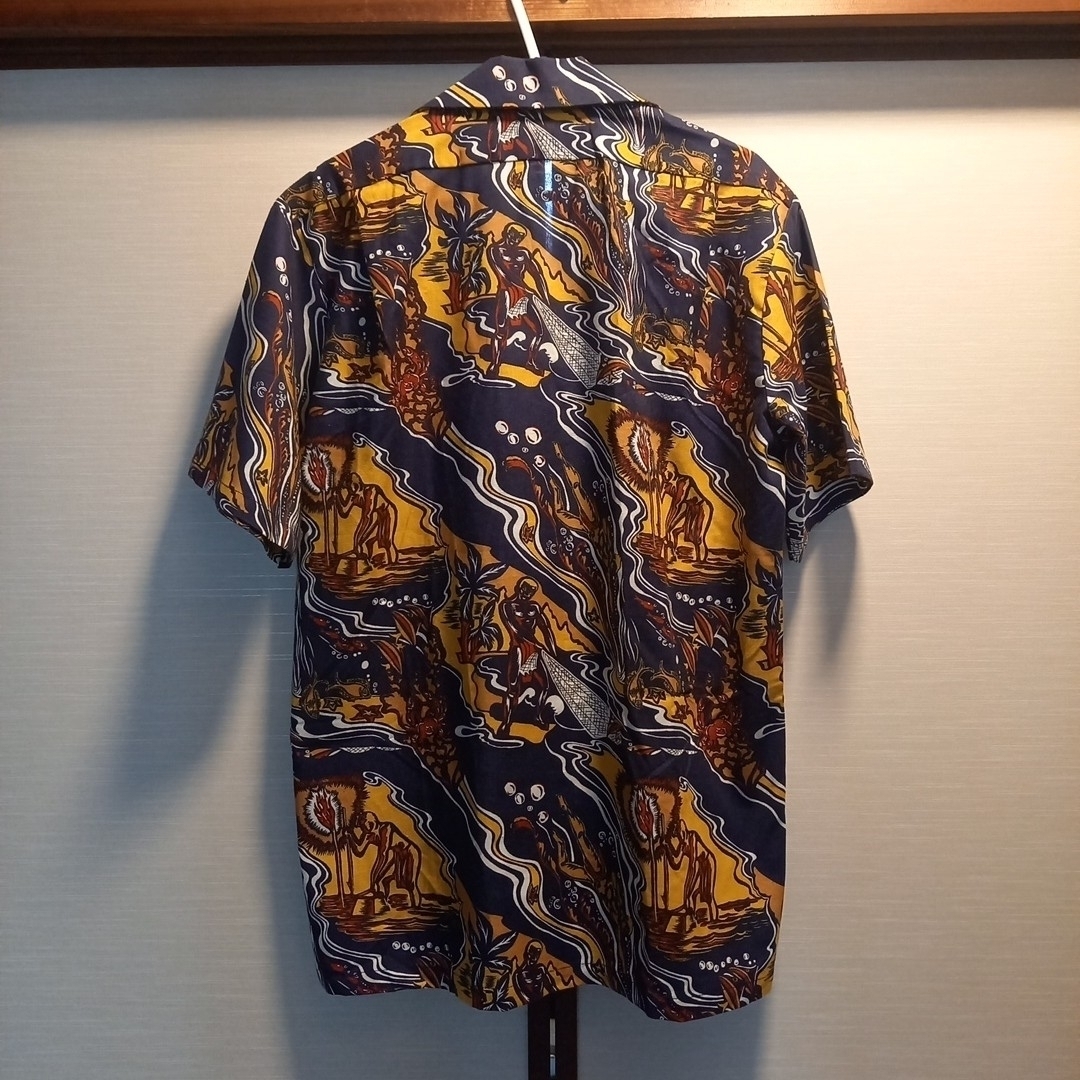 Hilo Hattie綿アロハシャツ紺 海の漁風景S新品未使用 メンズのトップス(シャツ)の商品写真