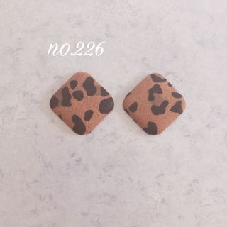 no.226 くるみボタン 豹柄 ブラウン ピアス、イヤリング(イヤリング)