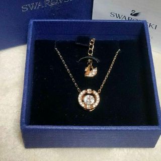 スワロフスキー(SWAROVSKI)のスワロフスキー ダンシングクリスタル　ネックレス ゴールド Dancing(ネックレス)