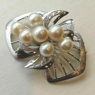 Lあこや　デザインブローチ　Silver刻印　7粒　テリ強 本真珠(ブローチ/コサージュ)