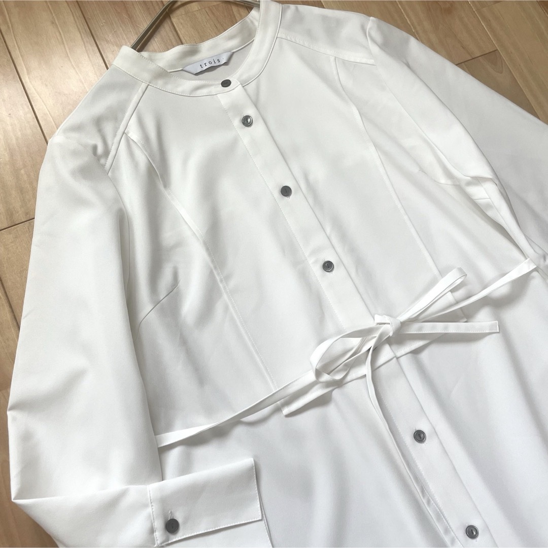 美品！trois トロワ Reflaxウェザークロスワンピース ロング 白 レディースのワンピース(ロングワンピース/マキシワンピース)の商品写真