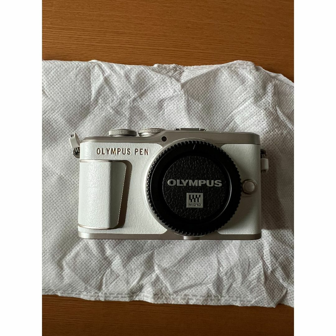 【未使用品】 OLYMPUS PEN E-PL10 ホワイト レンズ2本付き OLYMPUS - OLYMPUS PEN E-PL10 ホワイト レンズ2本 これだけで