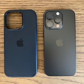 Apple iPhone 16 Pro 256GB ブラックチタニウム ケース付
