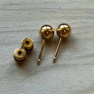 K18 スタッドピアス　丸型(ピアス)