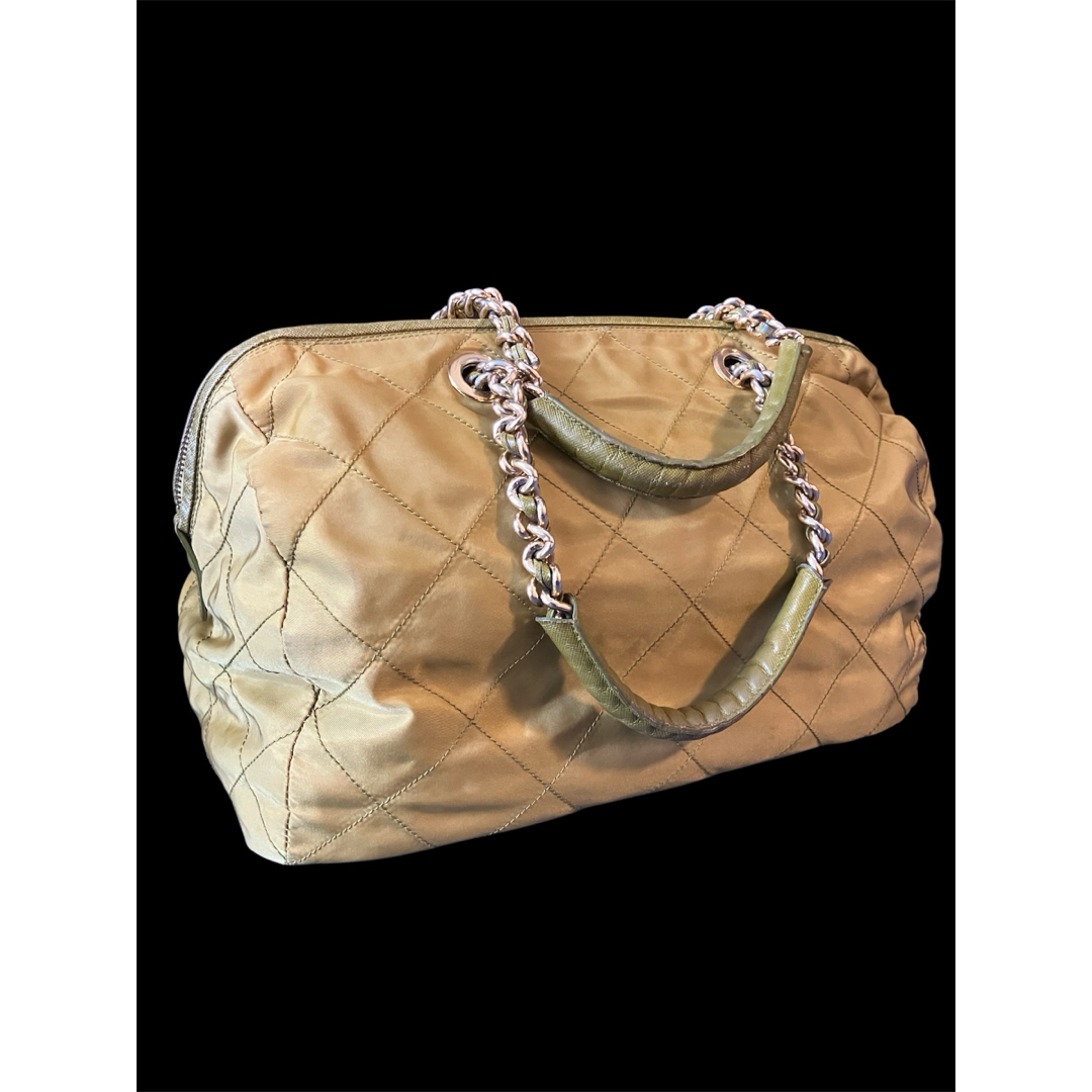 PRADA(プラダ)の【レア可愛い】PRADA ナイロンバッグ　キルティング　サフィアーノ　チェーン レディースのバッグ(ショルダーバッグ)の商品写真
