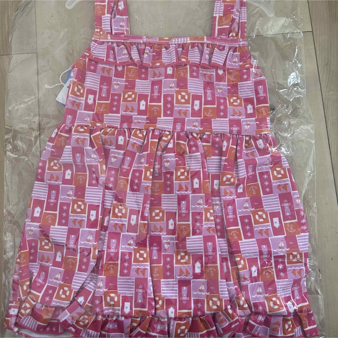 familiar(ファミリア)の新品タグ付き　ファミリア ワンピース水着 110cm キッズ/ベビー/マタニティのキッズ服女の子用(90cm~)(水着)の商品写真