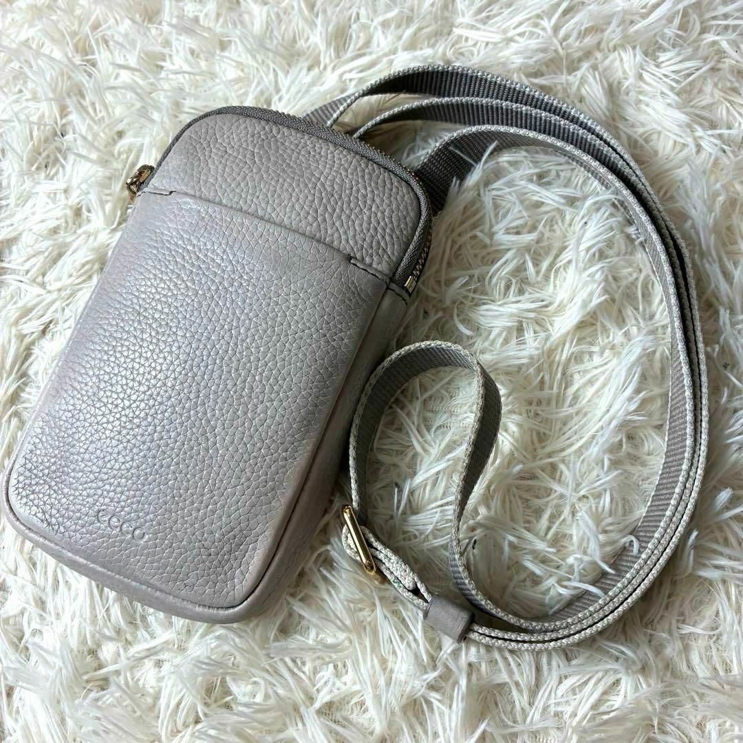 ECCO(エコー)のECCO PHONE CARRY PEBBLED LEATHER スマホケース レディースのバッグ(ショルダーバッグ)の商品写真