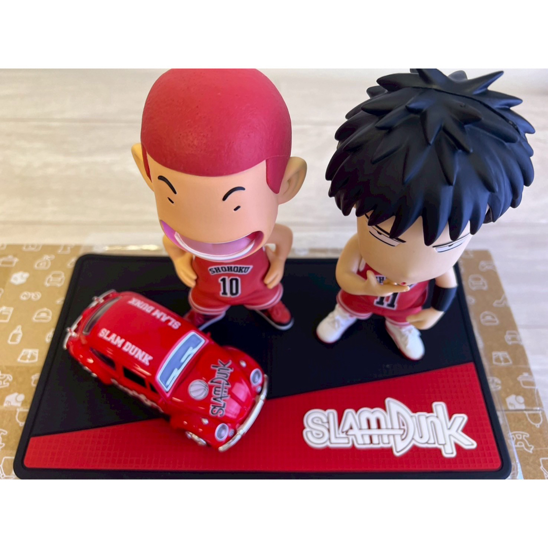 桜木花道 流川楓 ミニカー　マット　フィギュアセット エンタメ/ホビーのフィギュア(アニメ/ゲーム)の商品写真