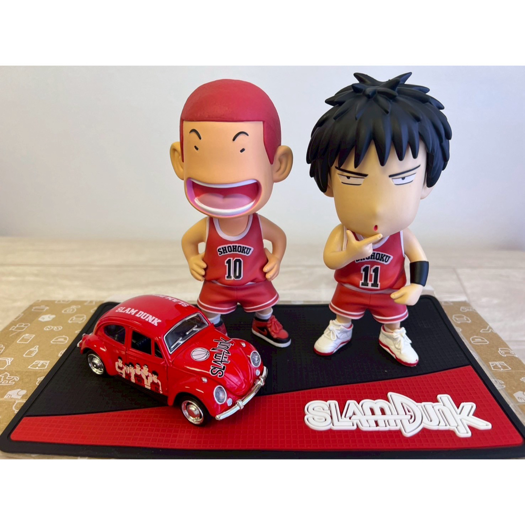 桜木花道 流川楓 ミニカー　マット　フィギュアセット エンタメ/ホビーのフィギュア(アニメ/ゲーム)の商品写真