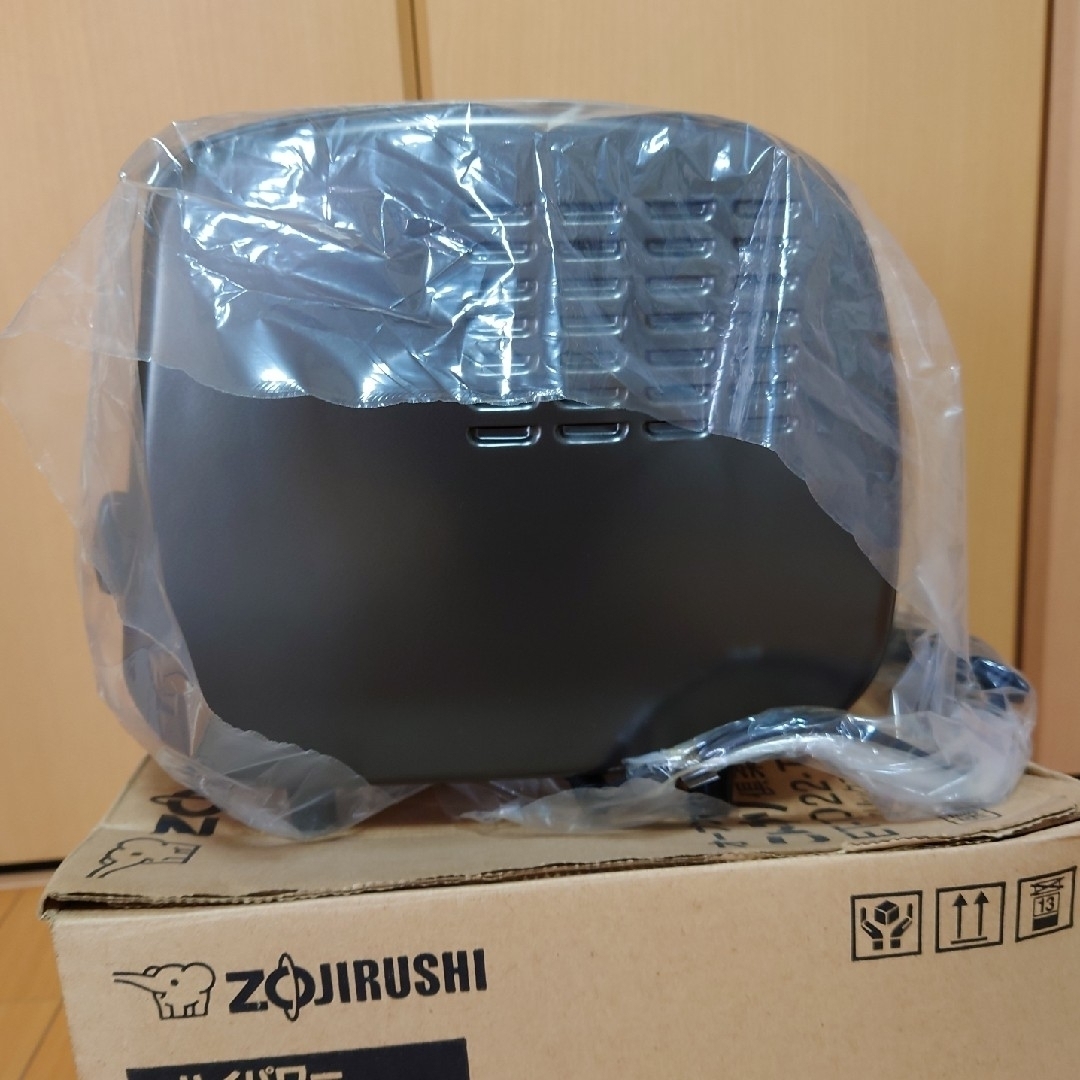 象印(ゾウジルシ)の未使用◆ 象印　ZOJIRUSHI オーブントースター　ET-TD22-TC スマホ/家電/カメラの調理家電(調理機器)の商品写真