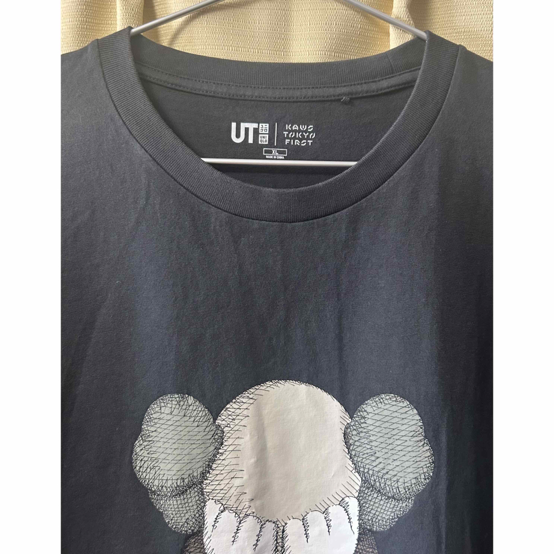 UNIQLO(ユニクロ)のユニクロ UT KAWS  Tシャツ XL ブラック メンズのトップス(Tシャツ/カットソー(半袖/袖なし))の商品写真