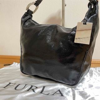 FURLA - 美品 フルラ ショルダーバッグ ホーボーバッグ 肩掛け エナメル ブラック 鞄