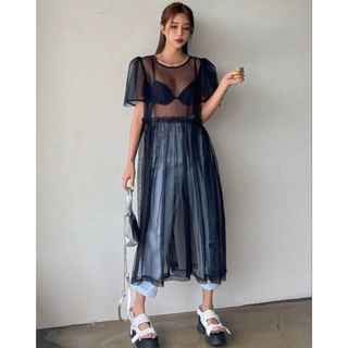 シーイン(SHEIN)のSHEIN DAZY 無地柄 シアーメッシュ オーバーレイ シースルーワンピース(ロングワンピース/マキシワンピース)