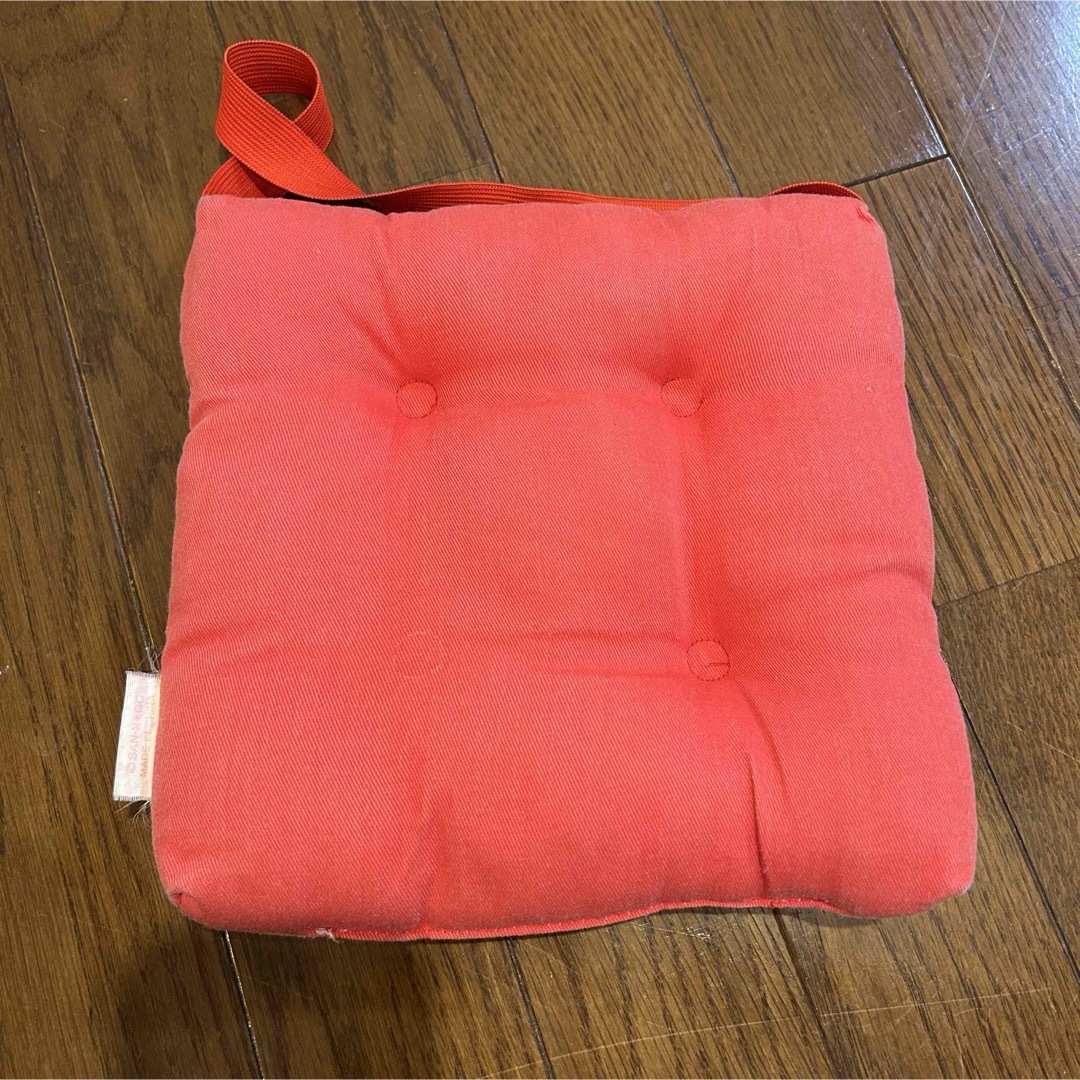 リラックマ(リラックマ)のリラックマ ミニクッション ミニ座布団　20cm エンタメ/ホビーのおもちゃ/ぬいぐるみ(キャラクターグッズ)の商品写真