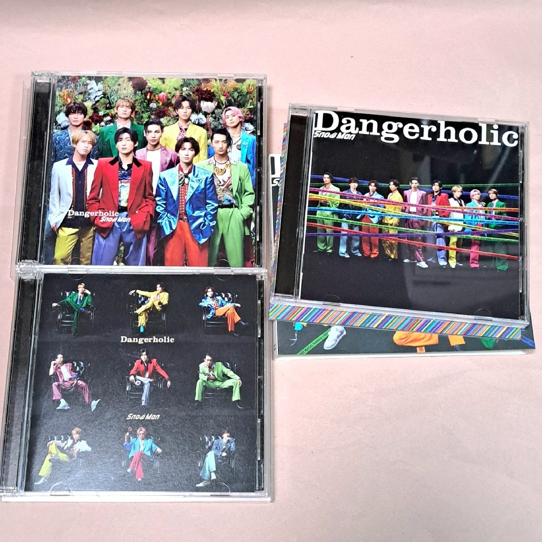 Snow Man(スノーマン)のSnowMan「Dangerholic」3形態 セット エンタメ/ホビーのCD(ポップス/ロック(邦楽))の商品写真