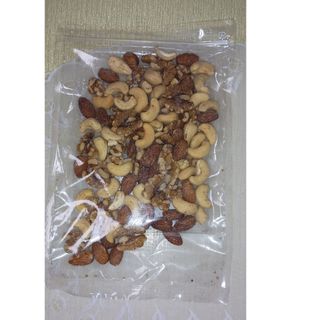 白トリュフのミックスナッツ　140g(乾物)