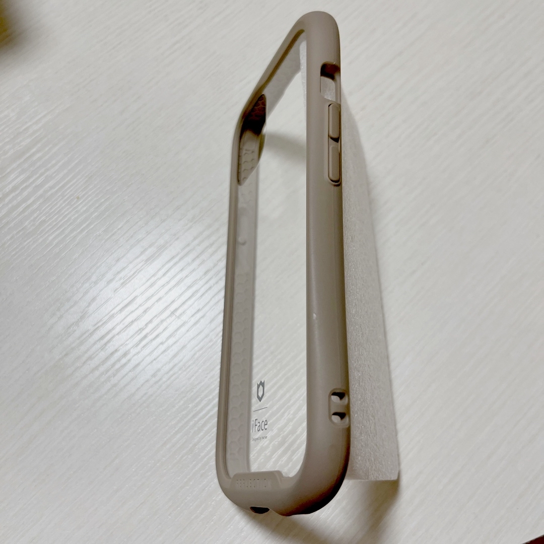 iFace(アイフェイス)のiFace クリアケース iPhone13 ♡ ベージュ スマホ/家電/カメラのスマホアクセサリー(iPhoneケース)の商品写真