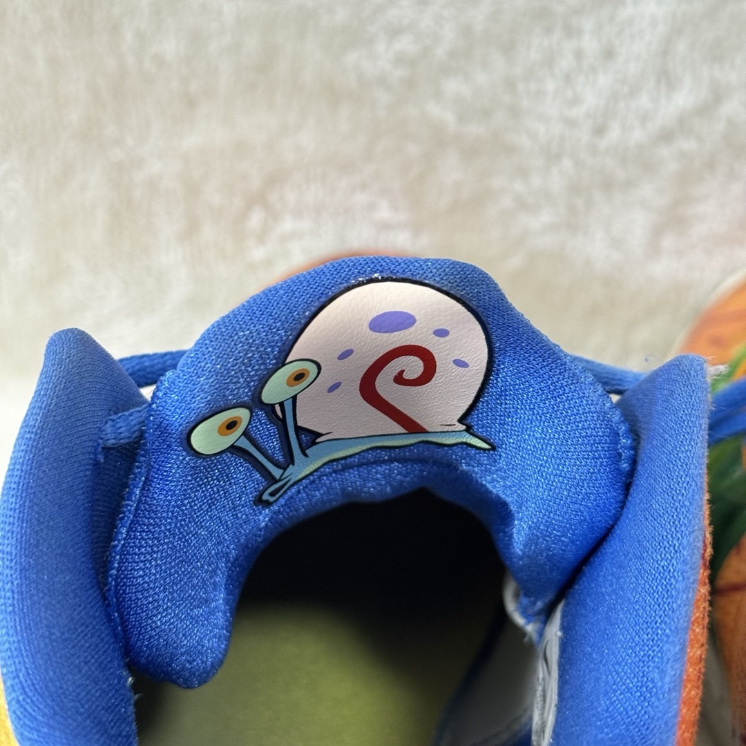 NIKE(ナイキ)の【激レア】NIKE ナイキ カイリー5 スポンジボブ パイナップル 25cm レディースの靴/シューズ(スニーカー)の商品写真