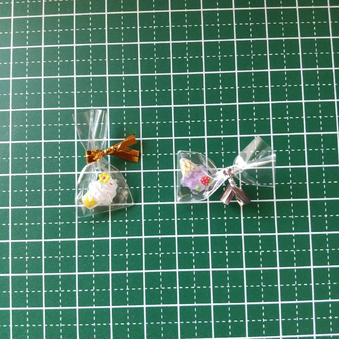袋入 ミニチュア #1279☆ カップケーキ&アイス 7個 デコパーツ ハンドメイドのおもちゃ(ミニチュア)の商品写真