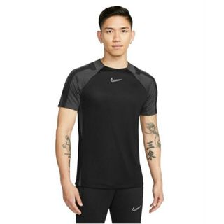 ナイキ(NIKE)のNike DRI-FIT スリムフィット Tシャツ L ブラック定価4,620円(ウェア)