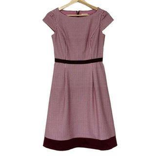 トッカ(TOCCA)のTOCCA(トッカ) ワンピース サイズ0 XS レディース - ピンク×白×ボルドー クルーネック/半袖/ひざ丈(その他)