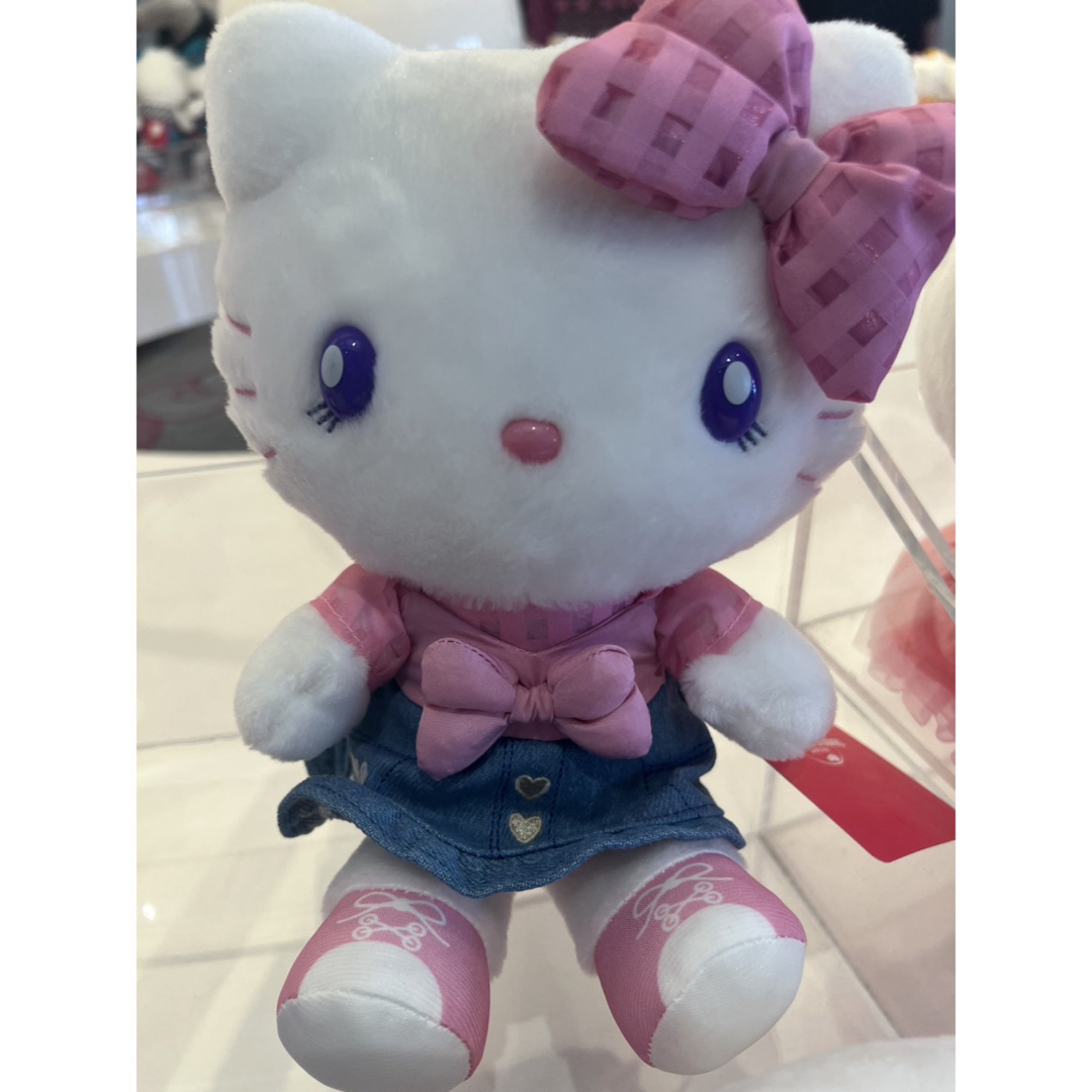 USJ(ユニバーサルスタジオジャパン)のUSJ 限定 キティーちゃん ぬいぐるみ ハローキティー エンタメ/ホビーのおもちゃ/ぬいぐるみ(キャラクターグッズ)の商品写真