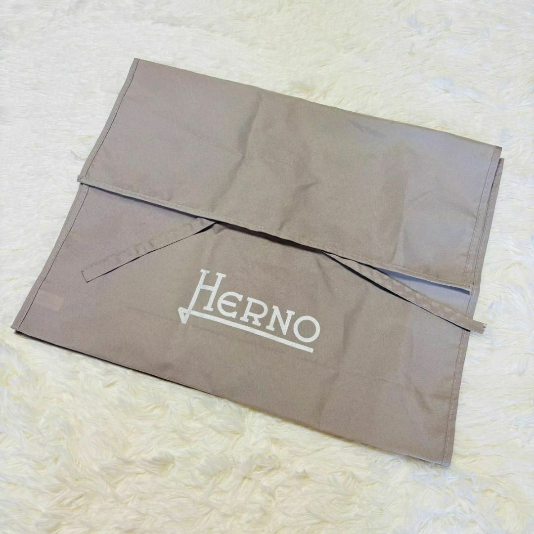 HERNO(ヘルノ)のHERNO ガーメントバッグ 保存袋 マチあり 未使用 エコ素材 ジャケット収納 インテリア/住まい/日用品の日用品/生活雑貨/旅行(旅行用品)の商品写真