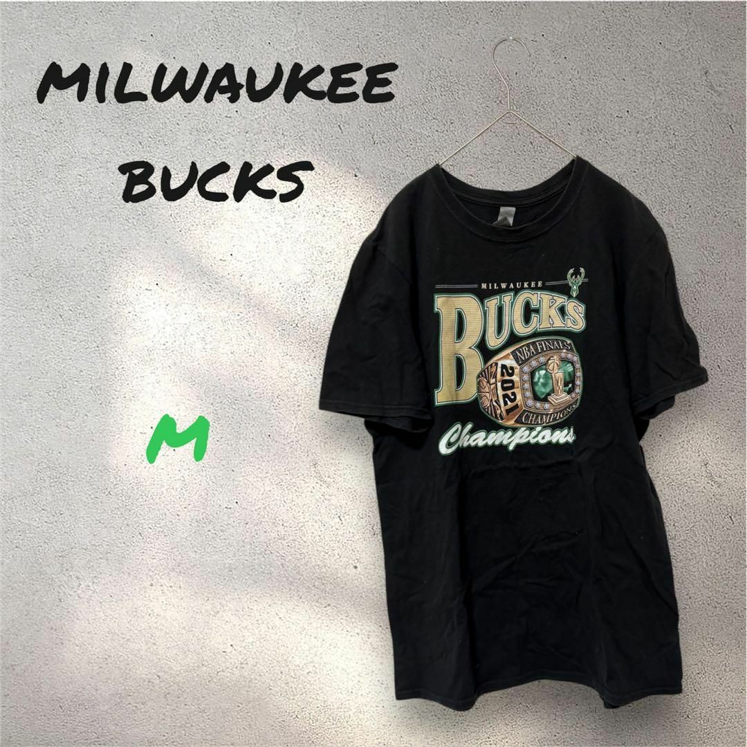 GILDAN(ギルダン)のMILWAUKEE BUCKS バックス2021 NBA チャンピオンTシャツ チケットのスポーツ(バスケットボール)の商品写真