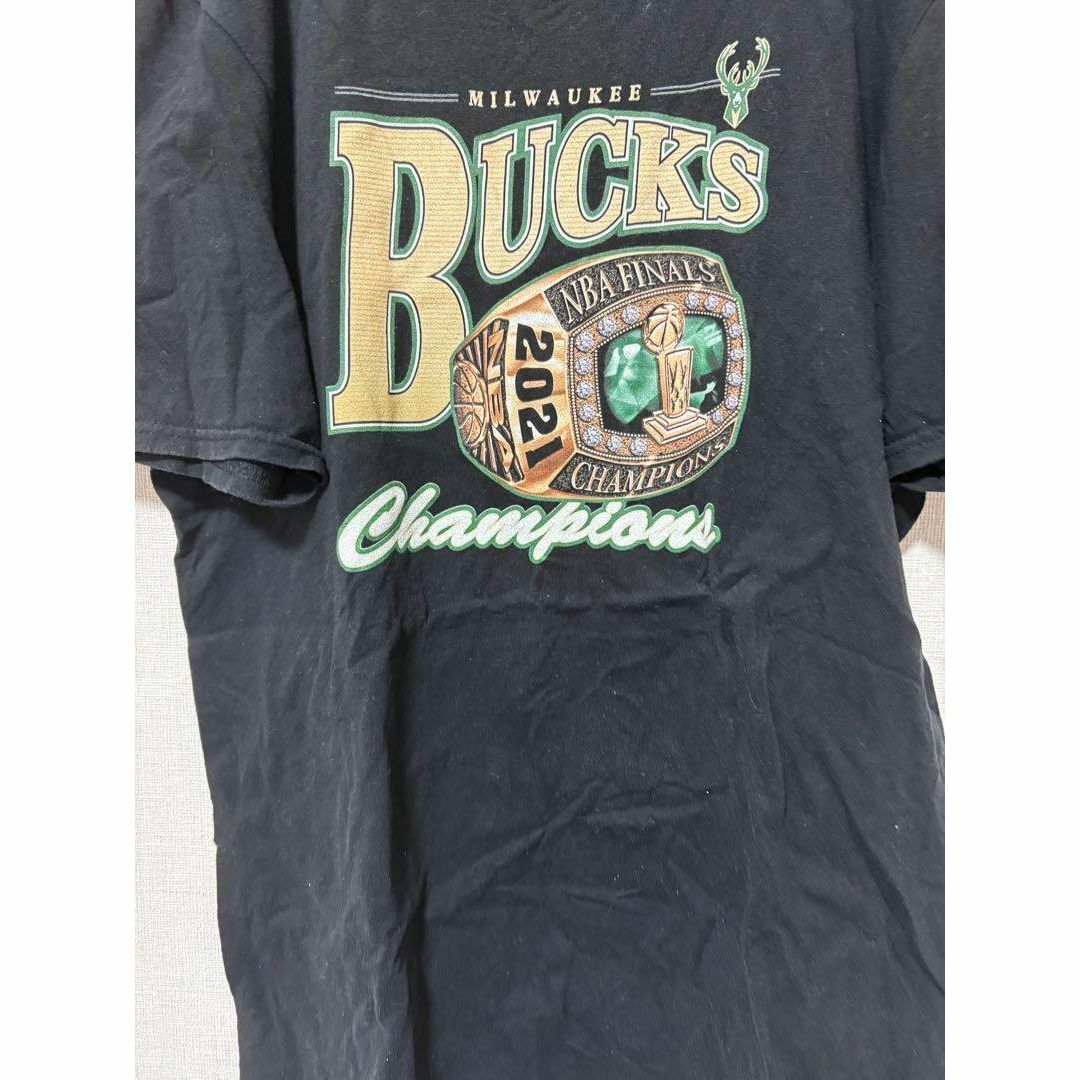 GILDAN(ギルダン)のMILWAUKEE BUCKS バックス2021 NBA チャンピオンTシャツ チケットのスポーツ(バスケットボール)の商品写真