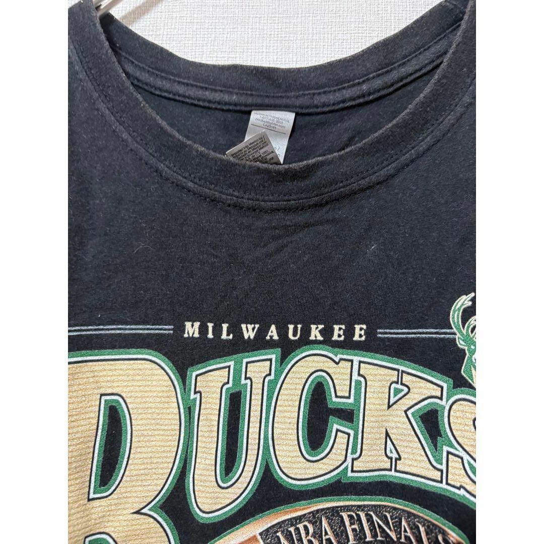 GILDAN(ギルダン)のMILWAUKEE BUCKS バックス2021 NBA チャンピオンTシャツ チケットのスポーツ(バスケットボール)の商品写真
