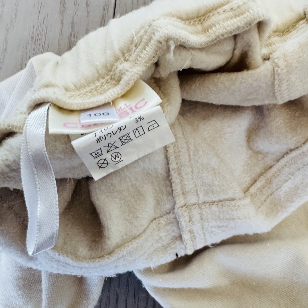 キッズ☆ 裏起毛 デニム風パンツ 長ズボン 100サイズ 〜優しいアイボリー色〜 キッズ/ベビー/マタニティのキッズ服女の子用(90cm~)(パンツ/スパッツ)の商品写真