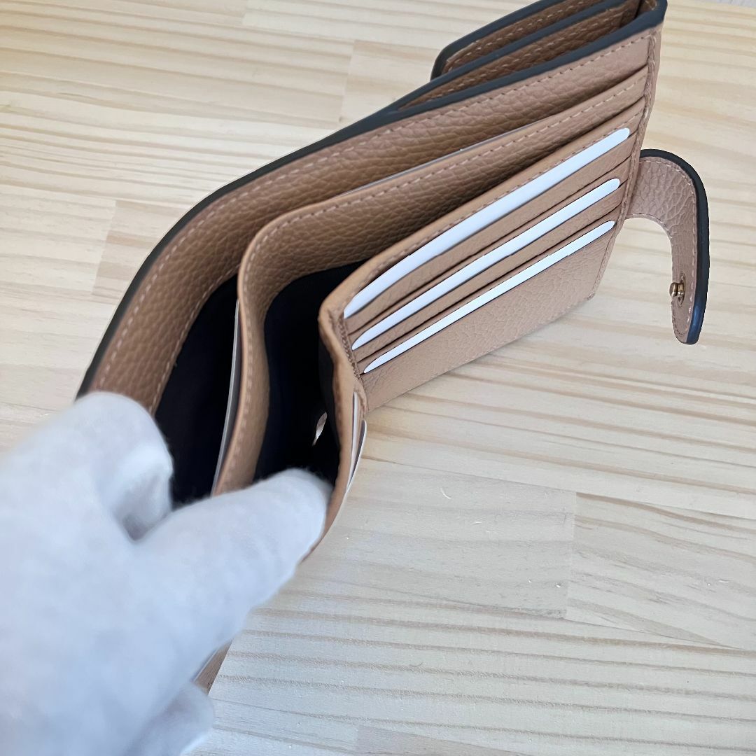 GUCCI(グッチ)のGUCCI 二つ折り財布 GG マーモント 782749 グッチ 正規品ベージュ レディースのファッション小物(財布)の商品写真