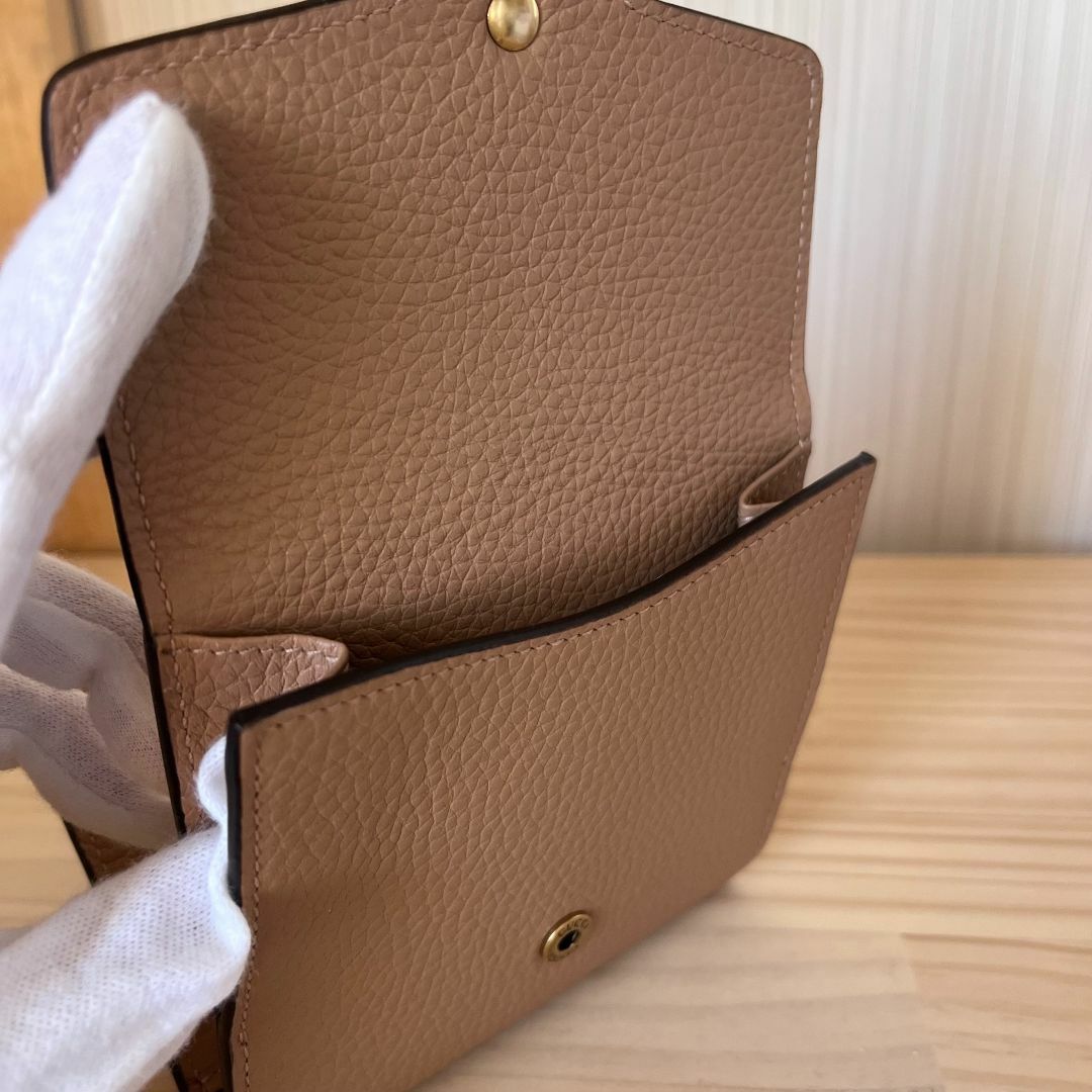 GUCCI(グッチ)のGUCCI 二つ折り財布 GG マーモント 782749 グッチ 正規品ベージュ レディースのファッション小物(財布)の商品写真