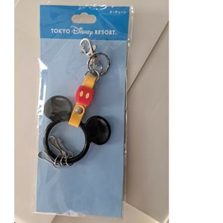 ディズニー(Disney)のディズニーリゾート/ミッキー吊革キーチェーン新品未開封(キャラクターグッズ)