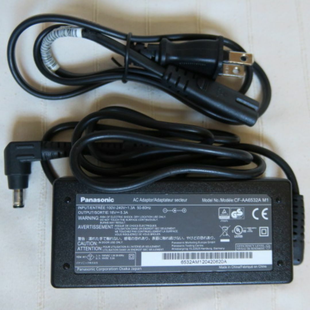 Panasonic(パナソニック)のレッツノート用ACアダプター CF-AA6532 スマホ/家電/カメラのPC/タブレット(PC周辺機器)の商品写真